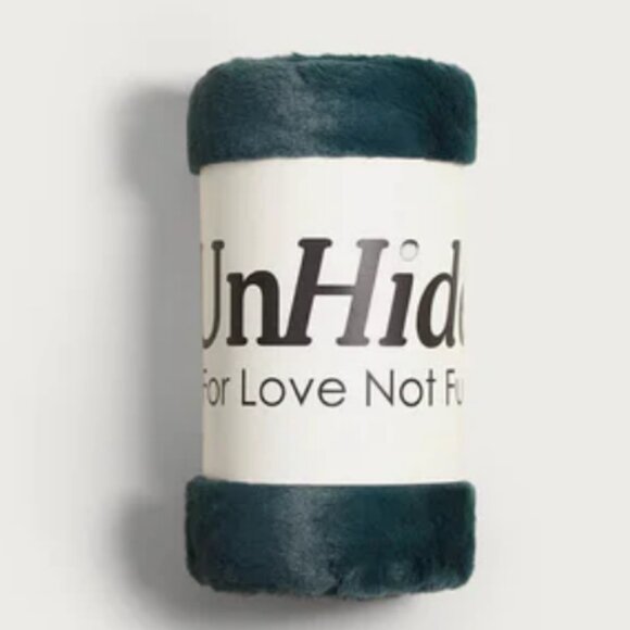UnHide Faux Fur Throw Blanket, Emerald Kitten Green Small Wearable Knob and Loop - Picture 3 of 8